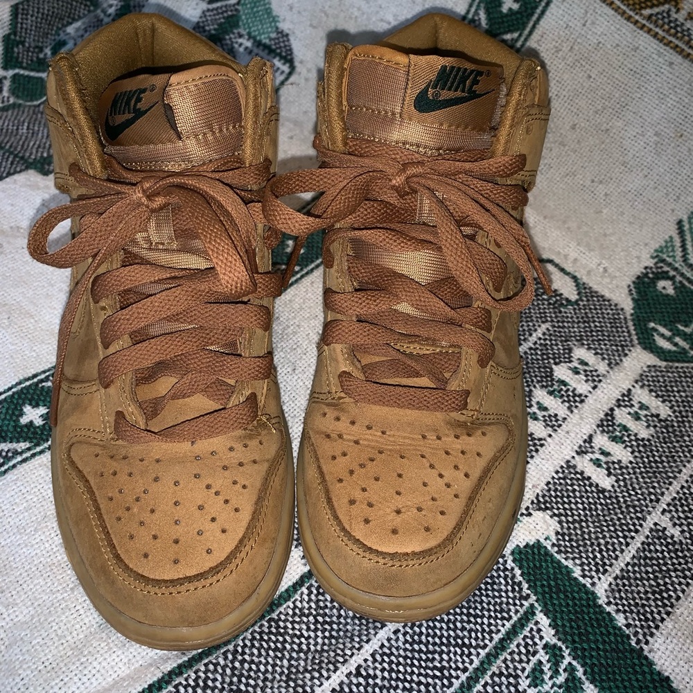 Nike dunks 4